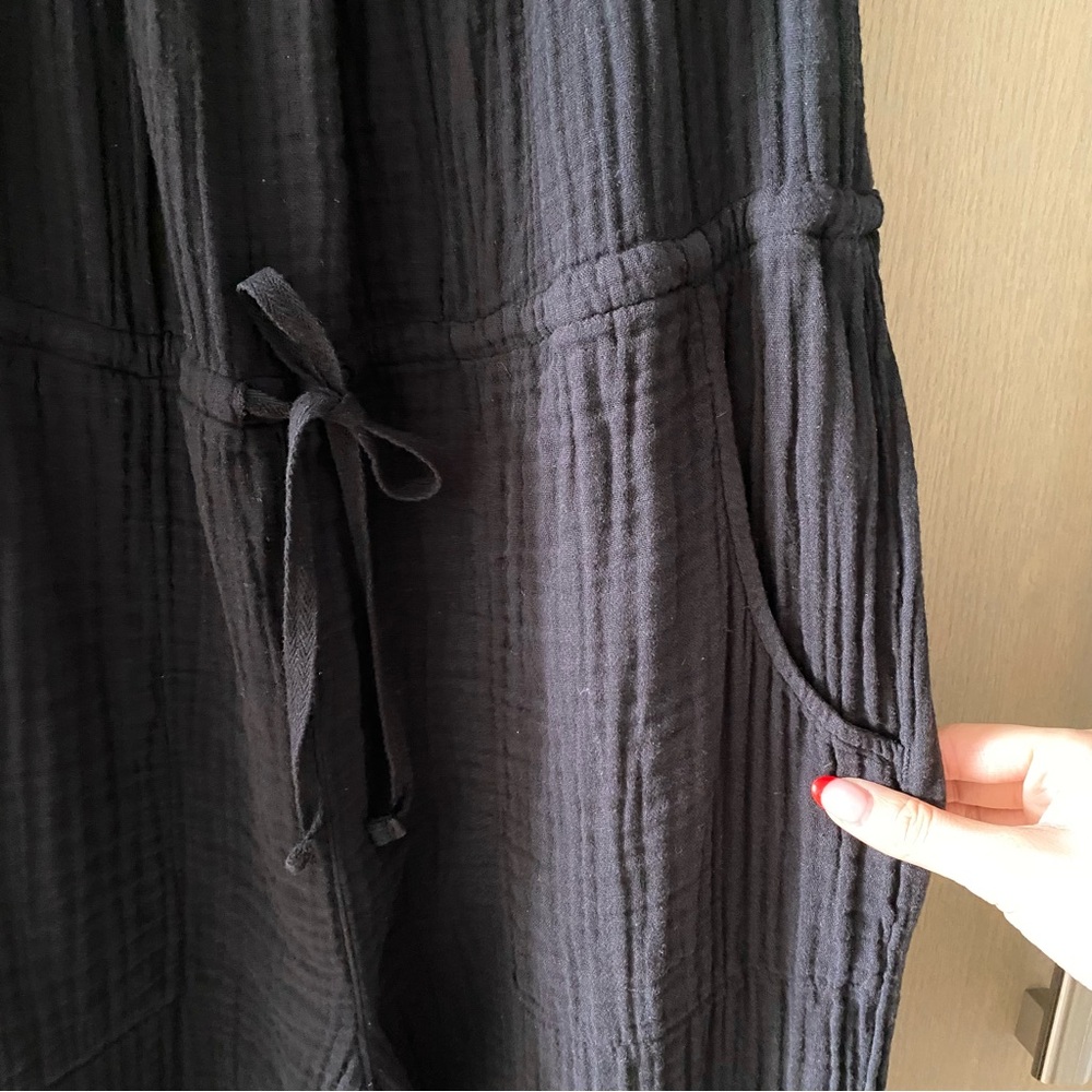 XiRENA Black Sleeveless Drawstring Jumpsuit - Picture 5 of 9